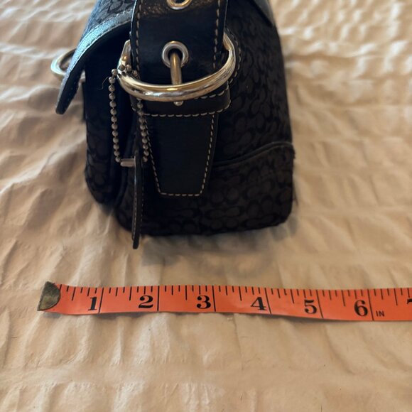 Vintage Authentic Coach Soho Flap Y2k Signature C Canvas Shoulder Purse - Picture 3 of 5